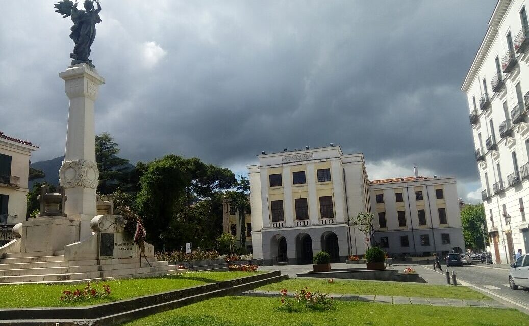 Nuovo atto di vandalismo in un parco giochi a Cava de’ Tirreni